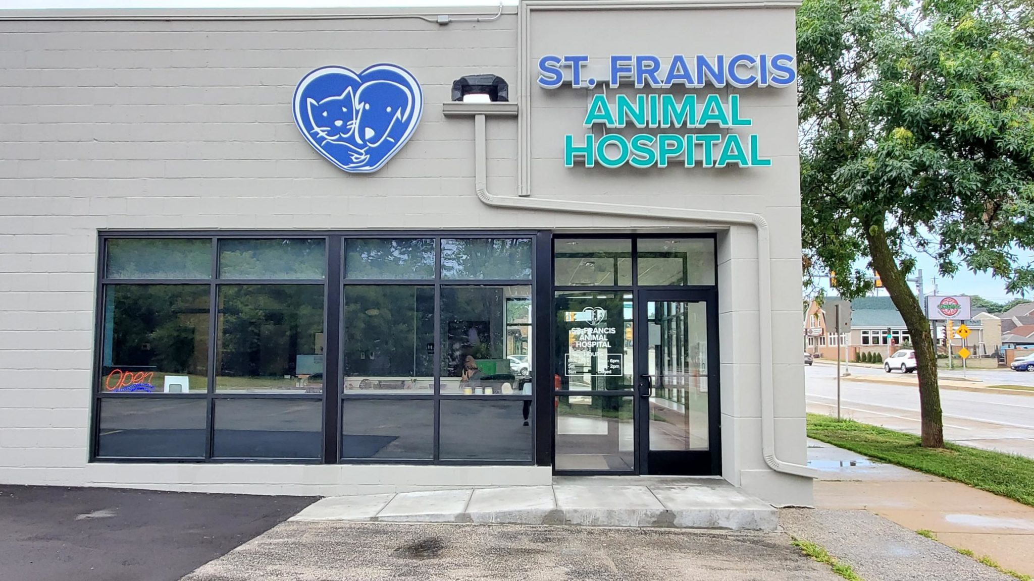 Hospital Tour St. Francis Animal Hospital in Saint Francis, WI